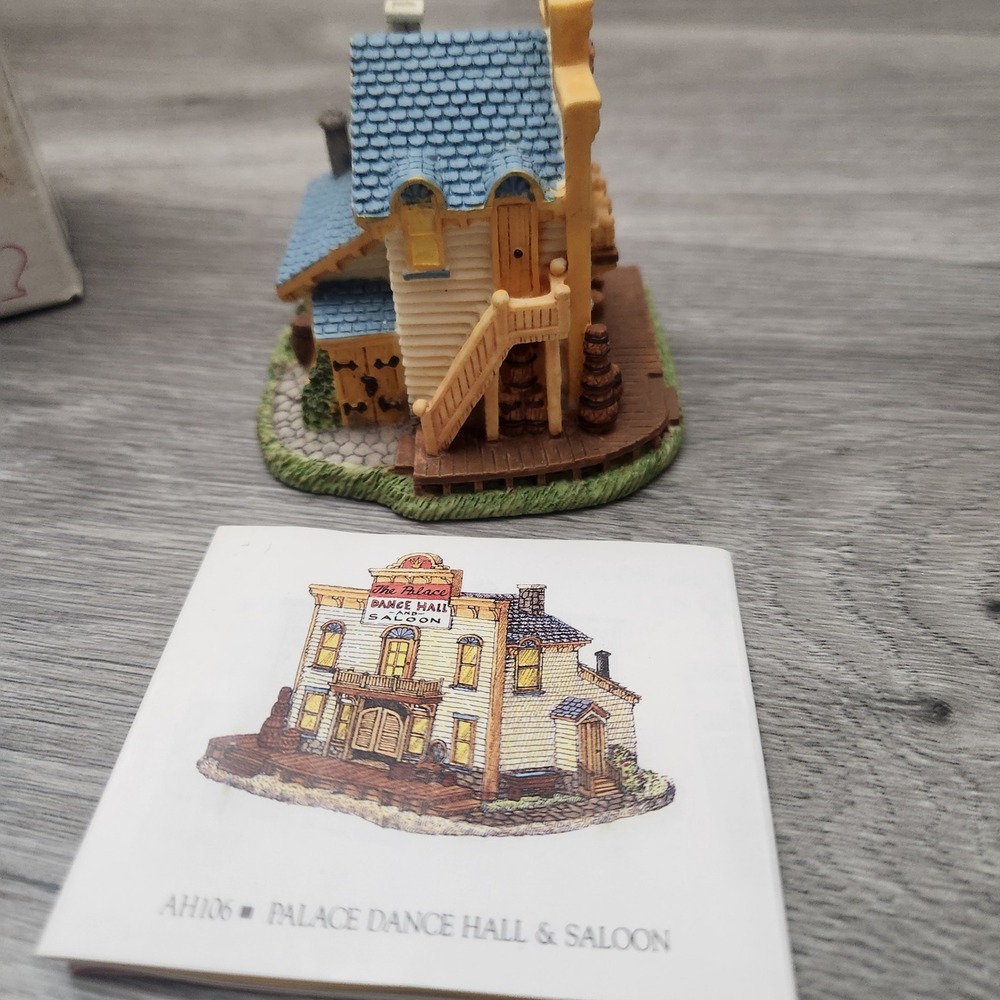 Vintage International Resourcing Village Buildings Set of 3 Collectible - Picture 12 of 15